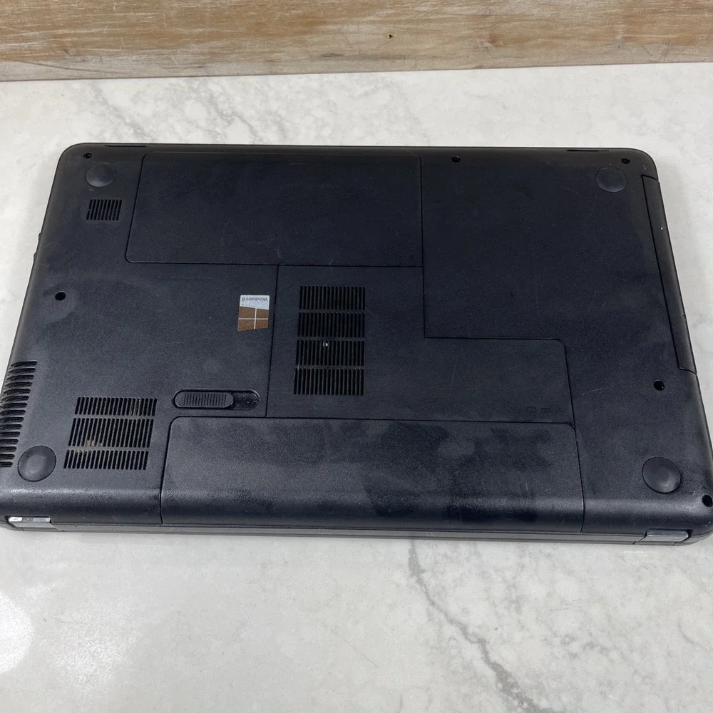 HP 2000-2d19WM 15.6in. (320GB, AMD E-300 Dual-Core, 1.3GHz, 4GB) NOT TESTED